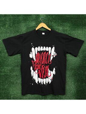 Piece the Veil Vampire Fangs Punk Rock Band T-Shirt Size Large